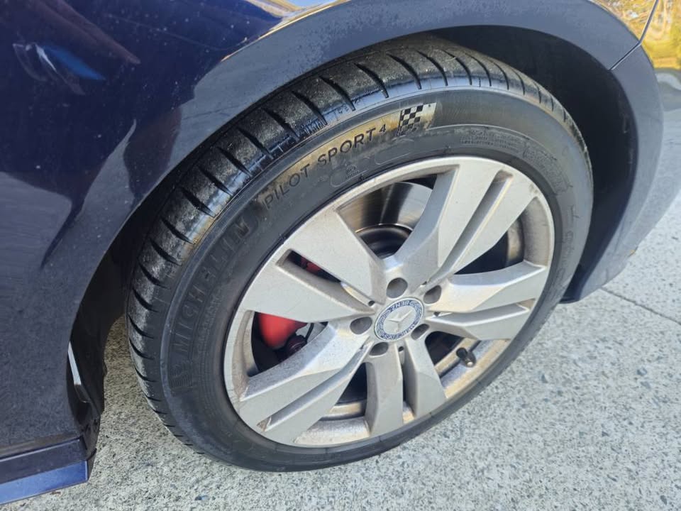 2013 Mercedes-Benz e350 avant-garde luxury low kms 15.jpg